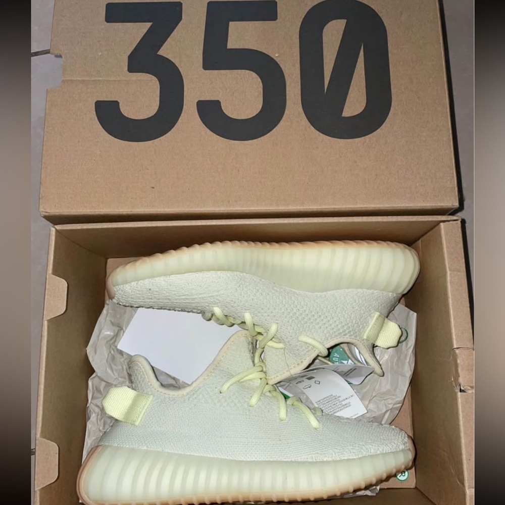 Yeezy 350 Sneakers - Light Yellow
